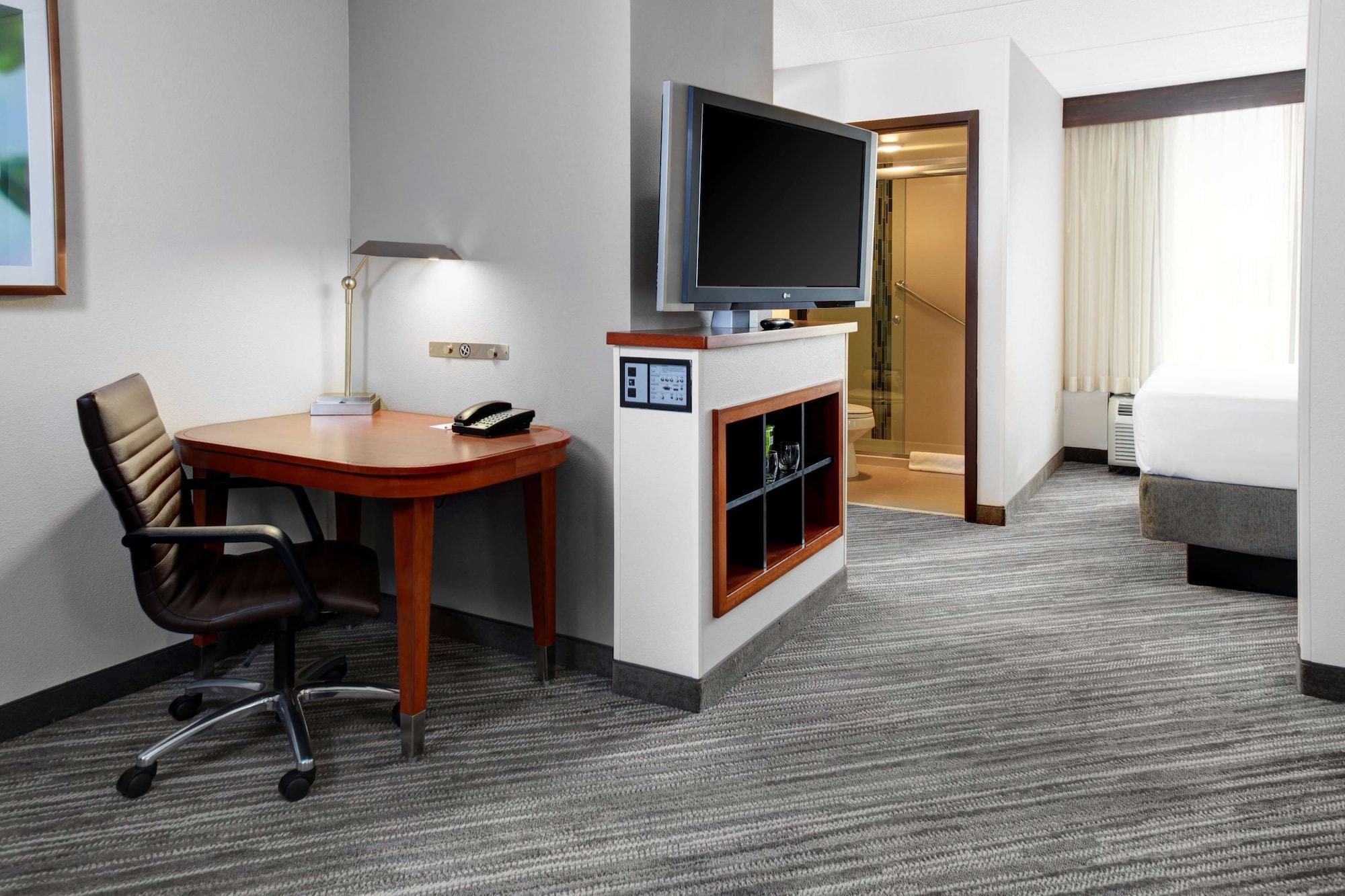Hyatt Place Primacy Parkway 3*