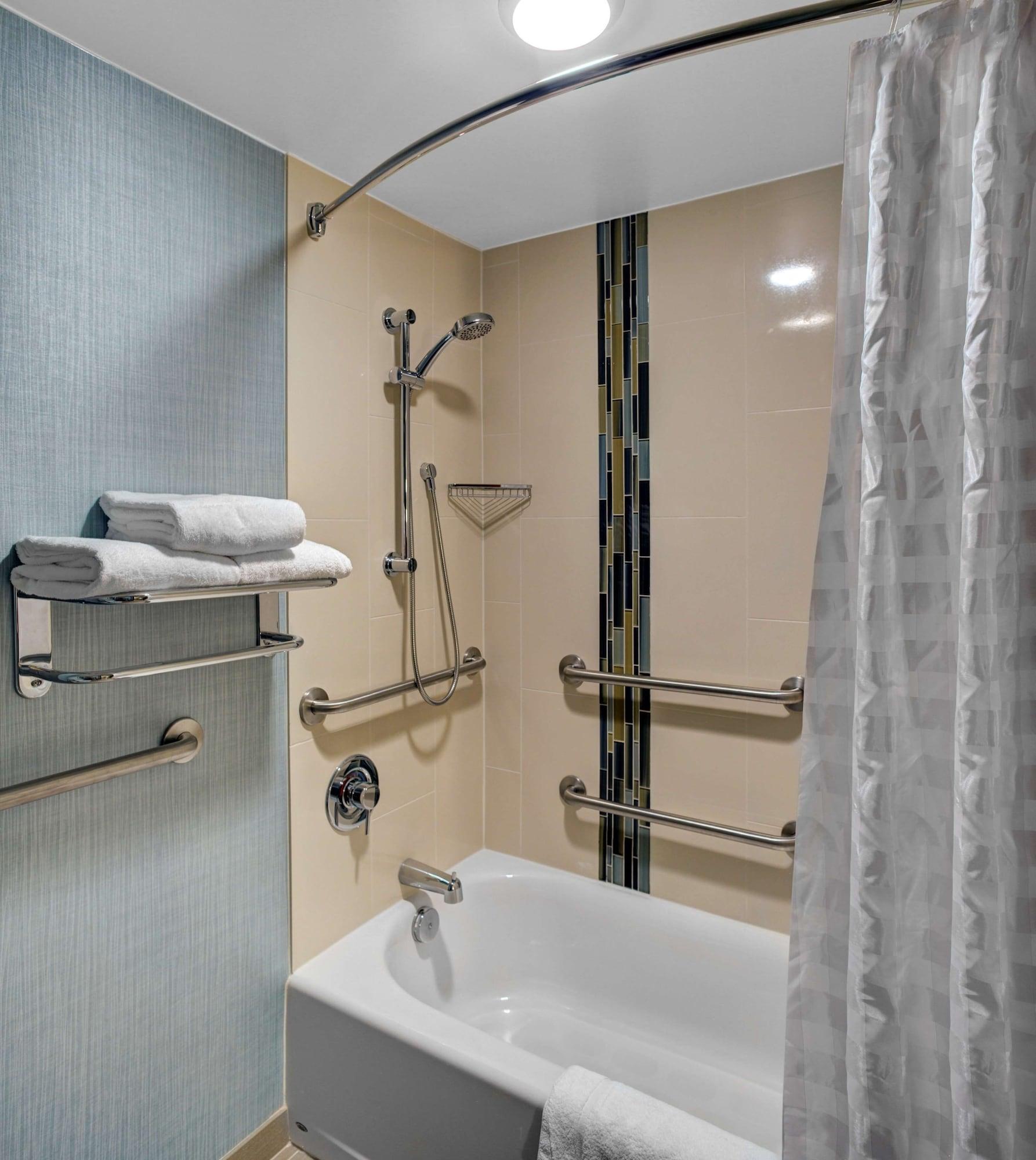 Hyatt Place Primacy Parkway Hotel 3*